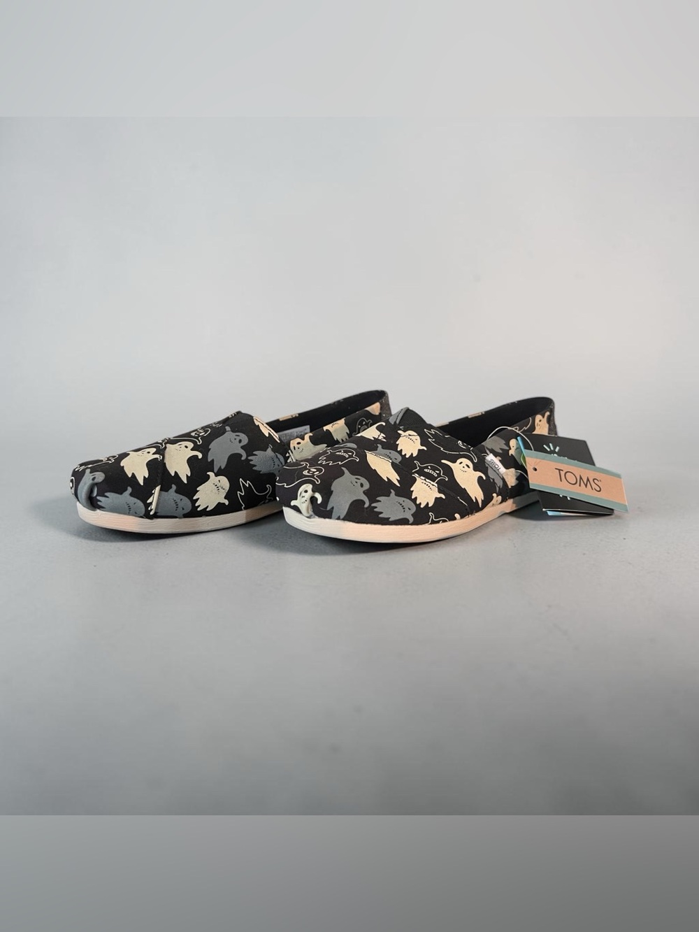 TOMS Alpargatas Glow-in-the-Dark Ghost Print - Size 6.5